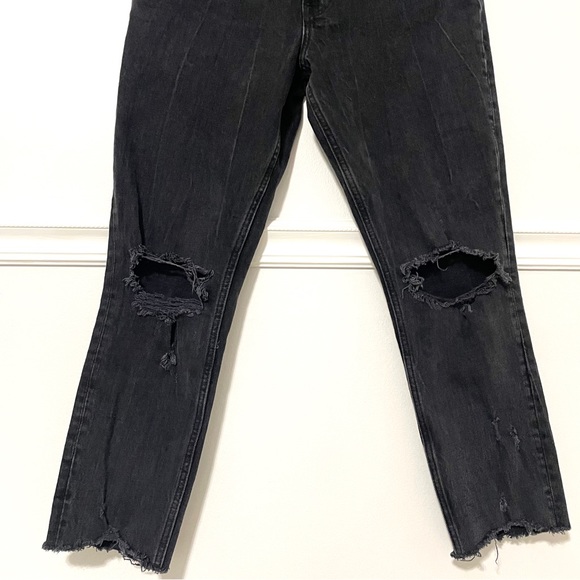 Abercrombie • black distressed mom high rise jeans sz 6 - Picture 8 of 9